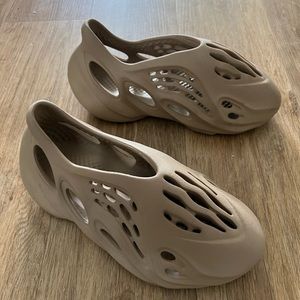 Yeezy Foam Rnnr Mist 5